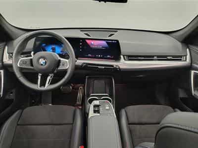 BMW X1 1.5iA sDrive18 Pack M NAVI / FULL LED / PANO / JA 18 (2025) - Photo 8