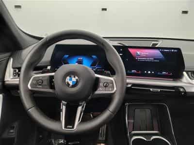 BMW X1 1.5iA sDrive18 Pack M NAVI / FULL LED / PANO / JA 18 (2025) - Photo 9