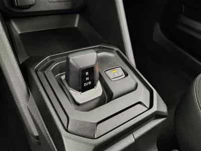 Dacia Duster 1.6 Hybrid EDC CARPLAY / CLIM / FULL LED (2025) - Photo 12