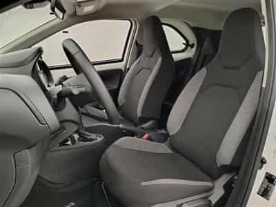 Toyota Aygo 1.0i VVT-i x-play II (2022) - Photo 7