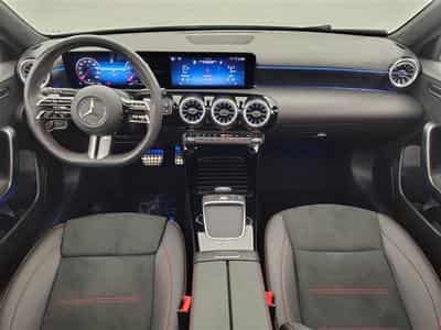 Mercedes A 180 Pack AMG  Navi / Led / PDC av+ar / Pano (2025) - Photo 8