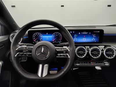 Mercedes A 180 Pack AMG  Navi / Led / PDC av+ar / Pano (2025) - Photo 9