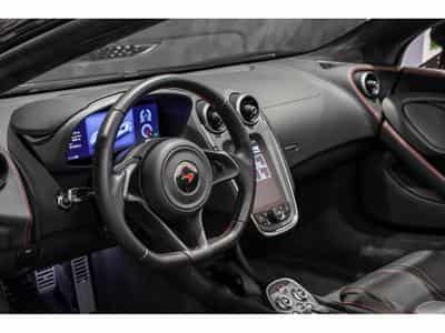McLaren 570S Spider 3.8 V8 - FIRE BLACK (2018) - Photo 9
