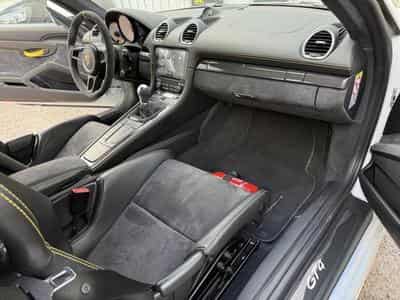 Porsche 718 4.0 420ch GT4 (2020) - Photo 10