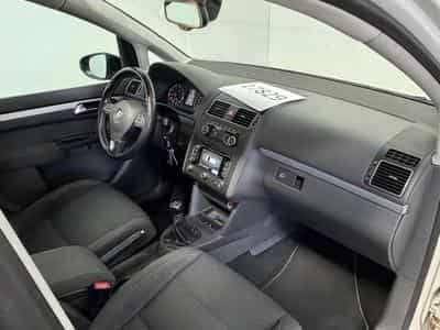 VW Touran Style Comfortline *7-Sitzer *AHK *Navi * (2011) - Photo 14