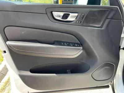 Volvo XC60 XC60 B4 D Ultimate Dark-JUSQU'A 36MOIS DE GARANTIE (2022) - Photo 8