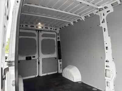 Peugeot Boxer 335 L3H2 - 2.2 BlueHDi 140 S&S (2025) - Photo 12