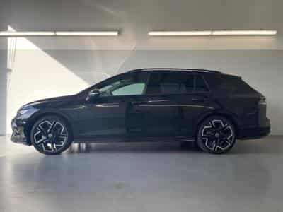 VW Golf Variant R-Line (2026) - Photo 3