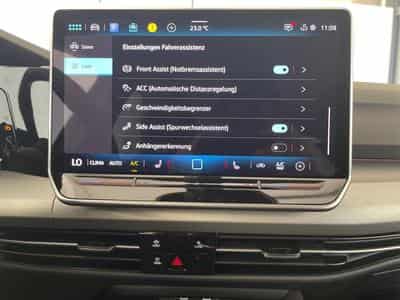 VW Golf Variant Life (2026) - Photo 12