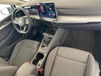 VW Golf Variant Life (2026) - Photo 14