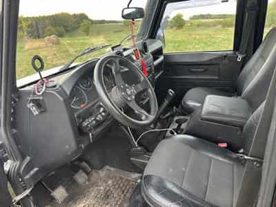 Land-Rover Defender 110 T4 (2011) - Photo 10