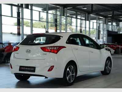 Hyundai i30 YES! *1.Hand *Tempomat *Navi *Bluetooth (2016) - Photo 7