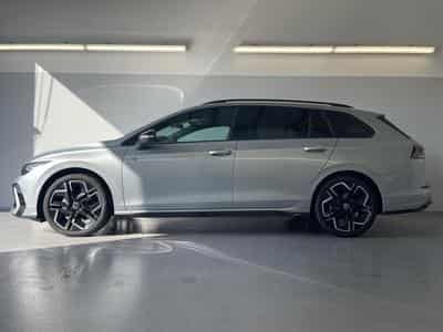VW Golf Variant R-Line (2026) - Photo 3