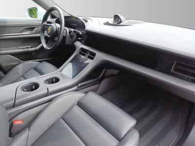 Porsche Taycan Turbo Cross Turismo (2024) - Photo 13