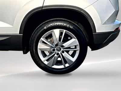 Skoda KAROQ 1.5 TSI 150 SELECTION DSG7 (2025) - Foto 9