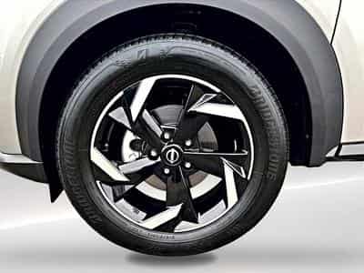 Nissan JUKE 1.6 HYBRID 143 N-CONNECTA (2023) - Foto 9