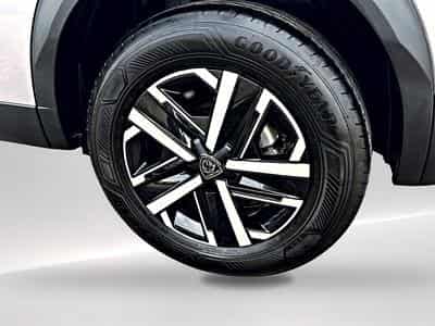 Peugeot 2008 1.2 HYBRID 145 STYLE E-DCS6 (2025) - Photo 9