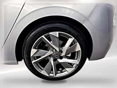 Peugeot 308 1.2 HYBRID 145 ALLURE E-DCS6 (2025) - Photo 9