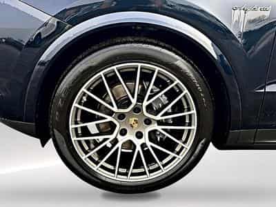 Porsche CAYENNE (9YA) 3.0 V6 462 E-HYBRID PLATINUM EDITION (2023) - Foto 9