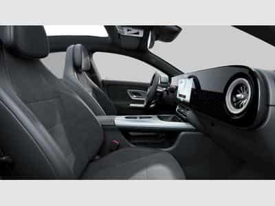 Mercedes CLA 180 AMG-Line (2025) - Photo 10