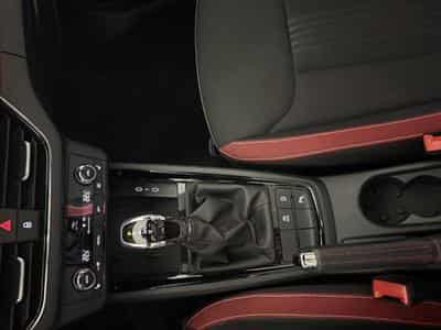 Skoda Kamiq 1.5 TSI 110kW DSG7 Monte Carlo (2021) - Foto 10