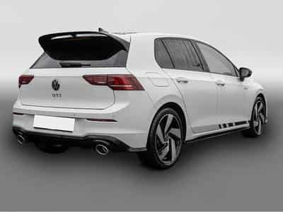 VW Golf (2025) - Photo 3