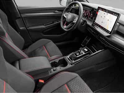VW Golf (2025) - Photo 6