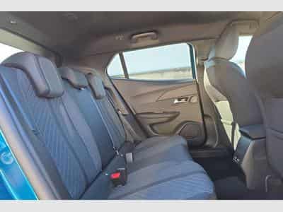 Peugeot 2008 Hybrid 145 e-DCS6 Allure (2026) - Photo 10