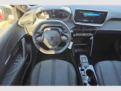 Peugeot 2008 Hybrid 145 e-DCS6 Allure (2026) - Photo 13