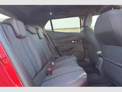 Peugeot 2008 Hybrid 145 e-DCS6 Allure (2026) - Photo 10