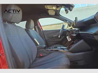 Peugeot 2008 Hybrid 145 e-DCS6 Allure (2026) - Photo 9