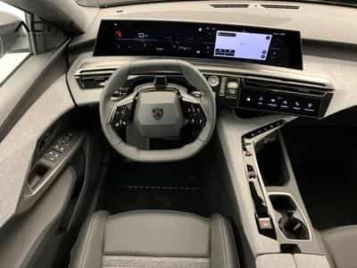 Peugeot 5008 Hybrid 145 e-DCS6 Allure (2026) - Photo 13