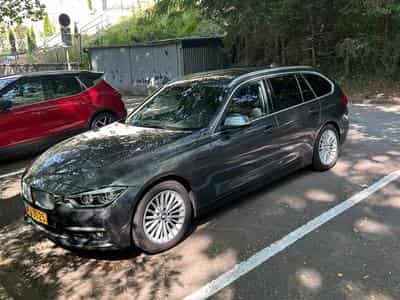 BMW 320 320D Tourer (2018) - Photo 1