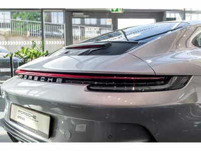 Porsche 911 GT3 Touring (2024) - Foto 7