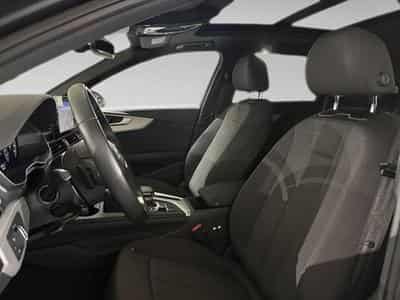 Audi A4 Avant 2.0 TDI S tronic S line (2023) - Photo 4