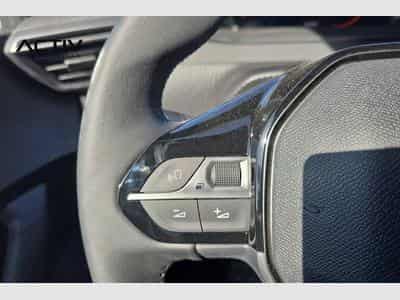 Peugeot 2008 Hybrid 145 e-DCS6 Allure (2026) - Photo 14
