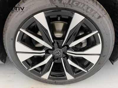 Peugeot 308 HYBRID 145 E-DCS6 ALLURE (2026) - Foto 14