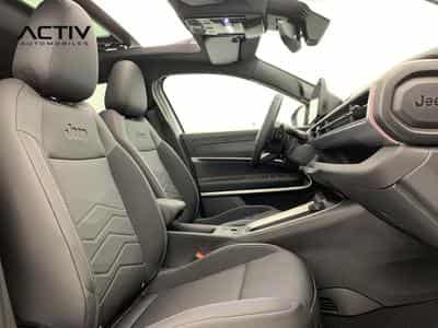 Jeep Avenger 1.2 Turbo T3 110 ch e-Hybrid BVR6 Summit (2026) - Foto 9