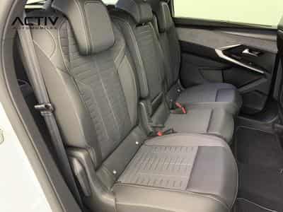 Peugeot 5008 Hybrid 145 e-DCS6 GT (2025) - Foto 10