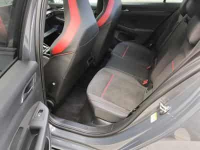 VW Golf GTI PHASE 2 Clubsport 2.0 TSI 300 CV DSG7 * AKRA* DCC * MATR (2026) - Foto 13