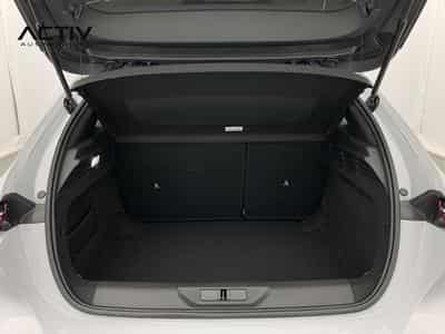Peugeot 308 Hybrid 145 e-DCS6 Allure (2025) - Foto 11