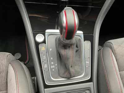 VW Golf GTI-TCR+DSG+Led+LM19+P.Travel+Keyless+Navi+Pano (2020) - Photo 12