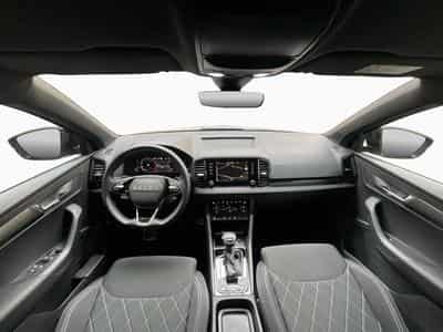 Skoda Karoq Sportsline+DSG+P.Travel+AHK+Easy-Open+Led+Navi (2025) - Photo 2