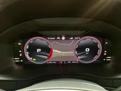 Skoda Karoq Sportsline+DSG+P.Travel+AHK+Easy-Open+Led+Navi (2025) - Photo 11