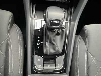 Skoda Karoq Sportsline+DSG+P.Travel+AHK+Easy-Open+Led+Navi (2025) - Photo 12