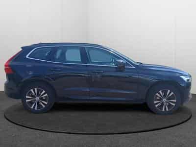 Volvo XC60 B4 AWD Core / Diesel (2022) - Foto 6