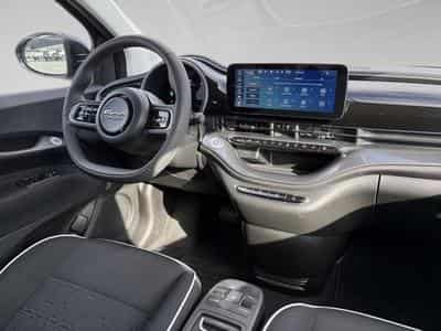 Fiat 500 500e 42 kWh LIMO (2023) - Foto 8