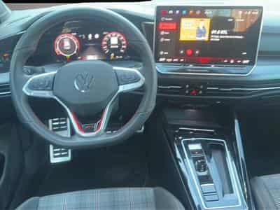 VW Golf (2025) - Photo 3