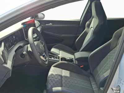 VW Golf R-Line (2026) - Photo 9