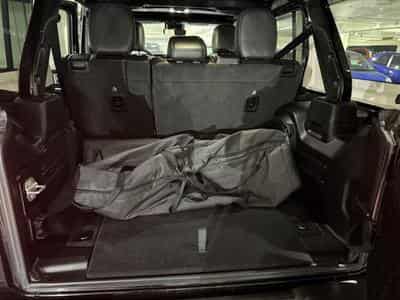 Jeep Wrangler 2.0 T-GDi Unlimited Sahara Automatik (2023) - Photo 12